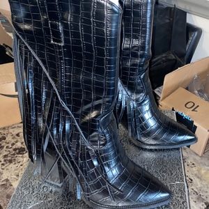 Cowboy boots with tassels